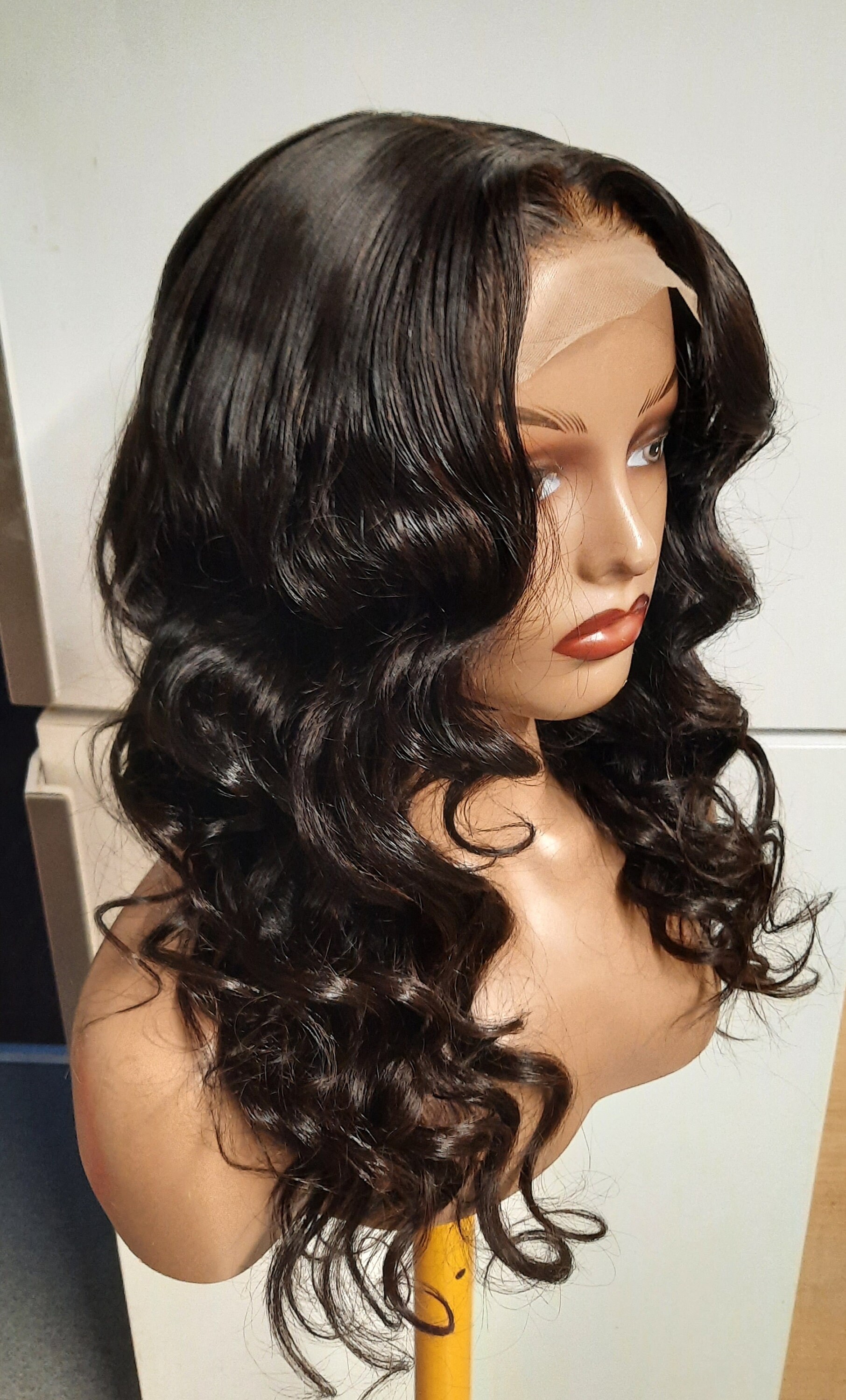Virgin Unprocessed 5x5 Lace Closure Human Hair Wig in 20  display picture 1