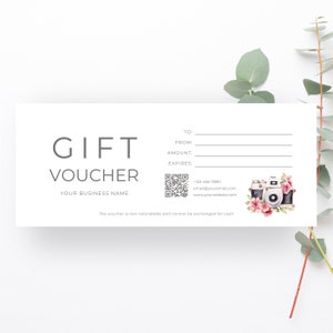 Modèle Canva de chèque-cadeau pour les photographes, code QR, chèque-cadeau imprimable, clipart d'appareil photo aquarelle
