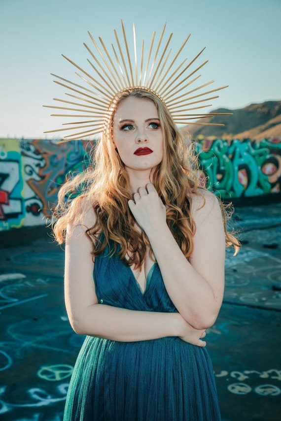 Beautiful handmade gemstone spiky halo crown headband Amazon.com: Fantherin Mary Halo Crown Headband Spiked Zip  main image 3