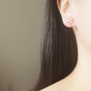 1 pair Gold CZ stone snowflake stud invisible resin clip on earrings, non pierced earrings, Dainty clip on studs, clip on earrings, gift