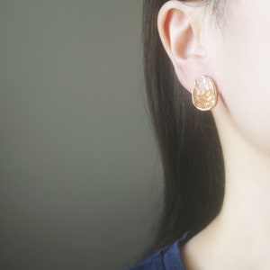 1 pair Gold irregular oval stud spiral clip on earrings, non pierced earrings, Minimalist earrings, glass crystal stud, gift for her