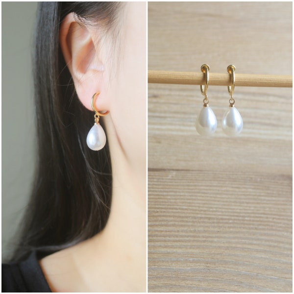 1 pair White resin pearl Gold hoop clip on earrings, non pierced earrings, Minimalist earrings, dangle & drop earrings, wedding earrings