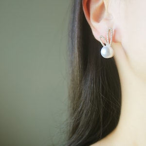 1 pair White resin pearl stud invisible resin clip on earrings, non pierced earrings, dangle & drop earrings, crystal clip on stud, gift