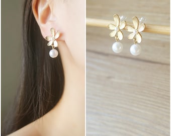 Dangle Earring Clip on Screw Back Large Flower Statement for Tees Girls Fashion Clear Resin White 