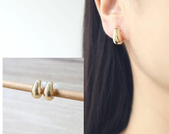 1 pair Gold teardrop stud invisible resin clip on earrings, non pierced earrings, drop stud earrings, Minimalist earrings, gift for her