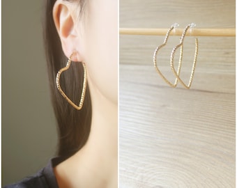 1 pair Gold heart shape open hoop invisible resin clip on earrings, non pierced earrings, Minimalist earrings, everyday wear earrings
