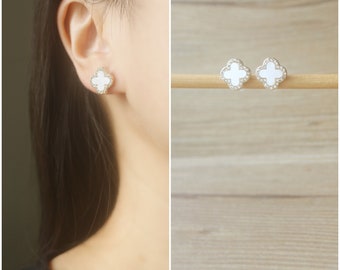 1 paire de clous en cristal de trèfle blanc clips invisibles en résine sur boucles d'oreilles, boucles d'oreilles non percées, clou minimaliste, boucles d'oreilles adorables, cadeau pour elle