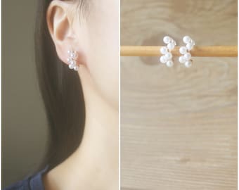 1 pair White resin pearls stud invisible resin clip on earrings, non pierced earrings, Gold Minimalist earrings, gift for her
