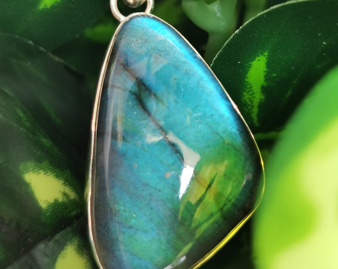 gemstonecrystal jewelry Mother/'s Daybirthdayengagementweddinganniversary gift Beautiful Labradorite Pendant in 925 Sterling Silver