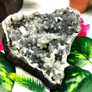 Large Black Chalcedony geode / cluster / crystal - reiki/energy/chakra healing - 5 inches (12.5 cms) and 1.19 kgs (2.62 lb)