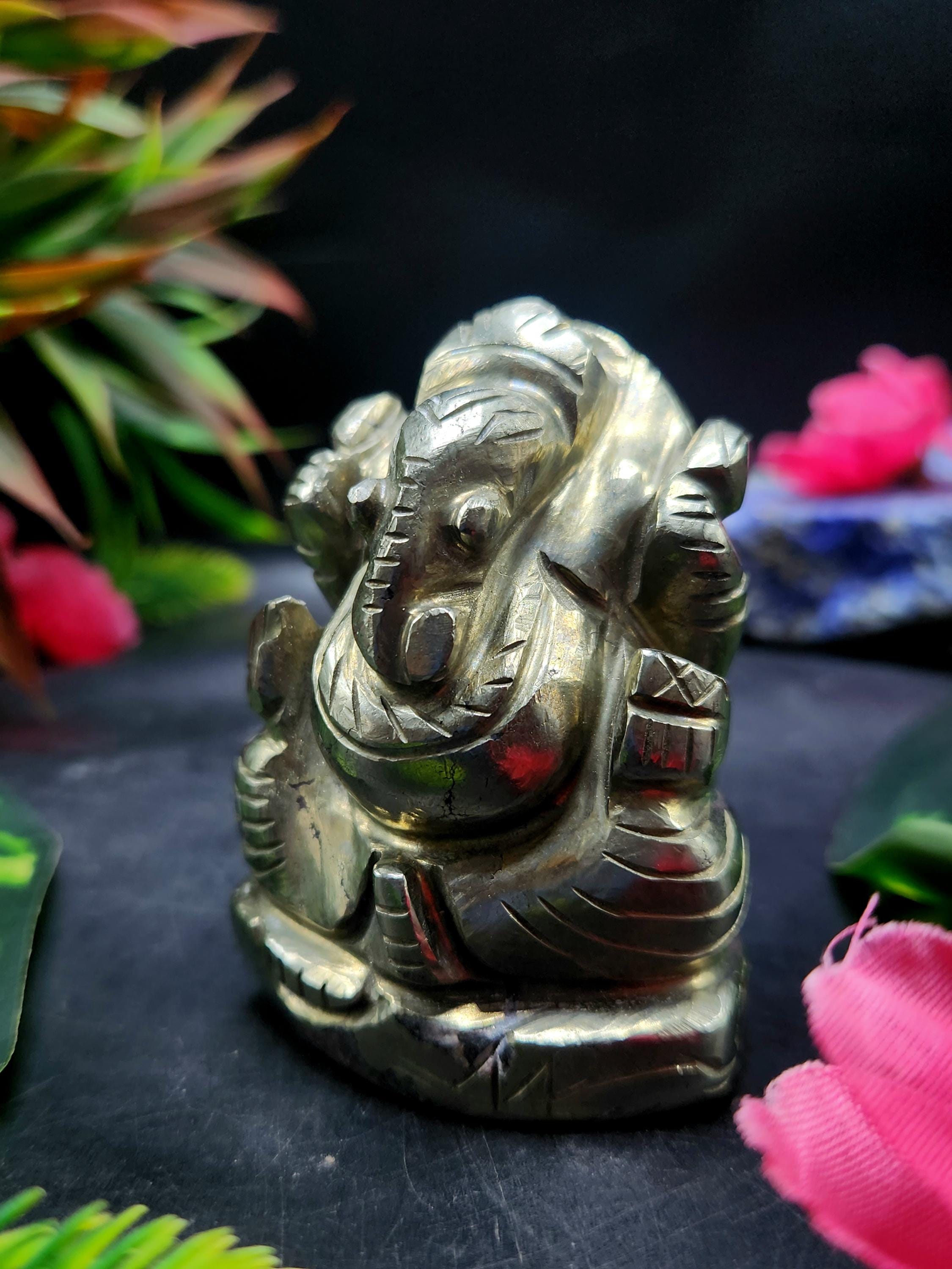 黄鉄鉱のガネーシャ神像 – 守護、叡智、変容の神聖なシンボル | レイキ