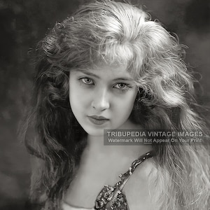 Vintage 1920s Young Doris Eaton Photo - Ziegfeld Follies Teenage Showgirl - Actress Dancer Flapper Girl Dancer Chorus Girls Wall Art Decor