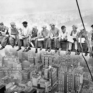 1932 Lunch Atop Skyscraper Print | NYC Construction Workers Photo