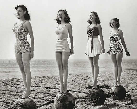 Four Beautiful Women in Swimwear Competition Vintage 1940s Wall Art  Swimsuits Wall Decor B&W Photo Beauty Contest Black and White Photo Art -   Canada