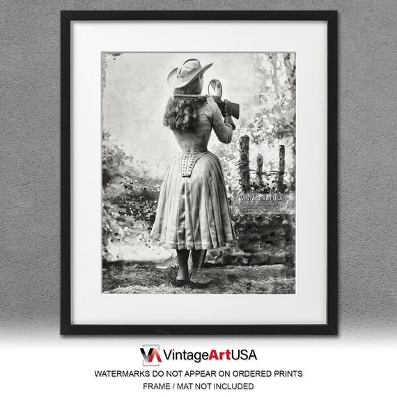 希少 アニー・オークリー ビンテージ写真 Annie Oakley Photo Print: Mirror Shot, Sharp Shooter, Vintage Wall