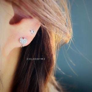Dainty Heart Huggie Hoop Earrings sterling zilver, Zirkonia hart CZ Huggie Hoop Hendel achterkant Sterling zilveren oorbellen