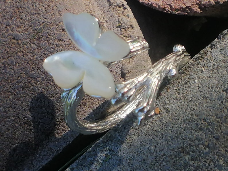 Art ring. 925 Sterling Silver Butterfly Ring Adjustable size ring for women real 925 sterling silver with natural mother of pearl