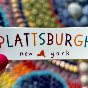 Plattsburgh, Nueva York / Norte del estado de Nueva York / Regalo SUNY Plattsburgh / The Lake City / Pegatina de botella de agua / North Country Plattsburgh / Adirondack