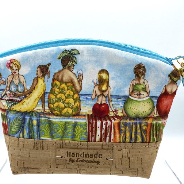 Kosmetiktasche und Kulturbeutel mit Design "Fruit Ladies" by Evisewing