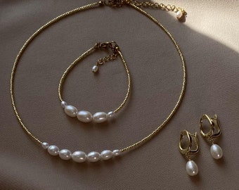Bridal pearl choker necklace seed beaded, gold plated pearl earrings, wedding jewelry set for bride, delicate pearl necklace, bridesmaid set