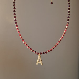 Colar com pingente de letra inicial personalizado, garnet, pedra de nascimento de janeiro, presente para mulher, presente de aniversário para esposa, colar com nome personalizado