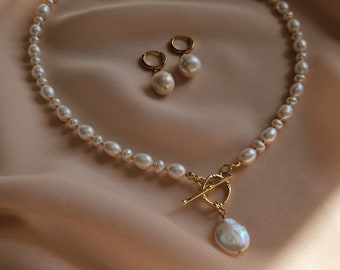 Ciondolo di perle, collana vintage, collana delicata, collana di perle reali, collana fatta a mano, perle d'acqua dolce, regali per le donne dell'anniversario