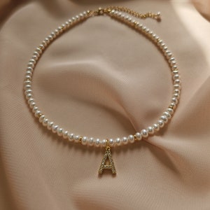 Collar con colgante de inicial, gargantilla de perlas de agua dulce, joyería personalizada para mujer, regalo de dama de honor, regalo de cumpleaños para hermana, regalo para mejor amiga