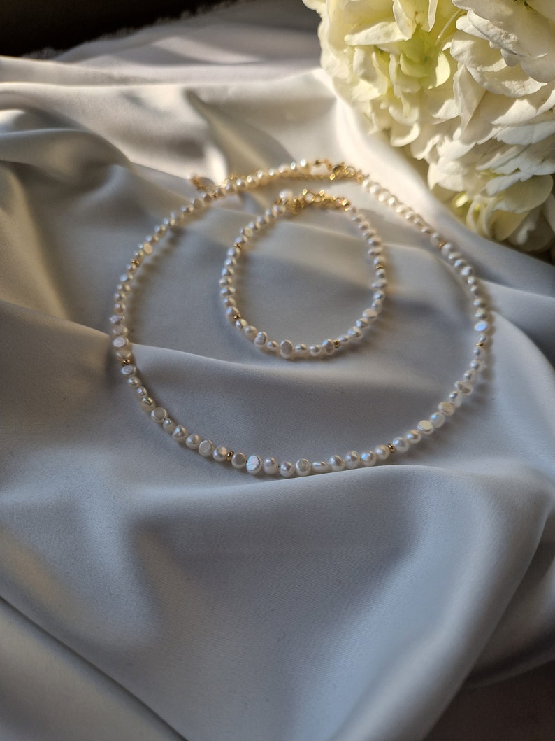 Wedding Bridal pearls choker, Jewelry wedding, White choker, Dainty Tiny Pearl Necklace, Ready for ship image 2