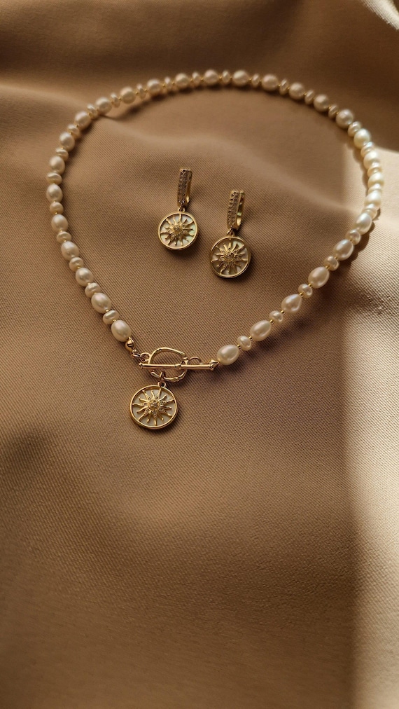 Celestial Pendant Pearl Toggle Necklace and Gold Plated Sun Earrings Set, Wedding Boho Bridal Jewelry, Clean Girl Aesthetic Pearl Choker