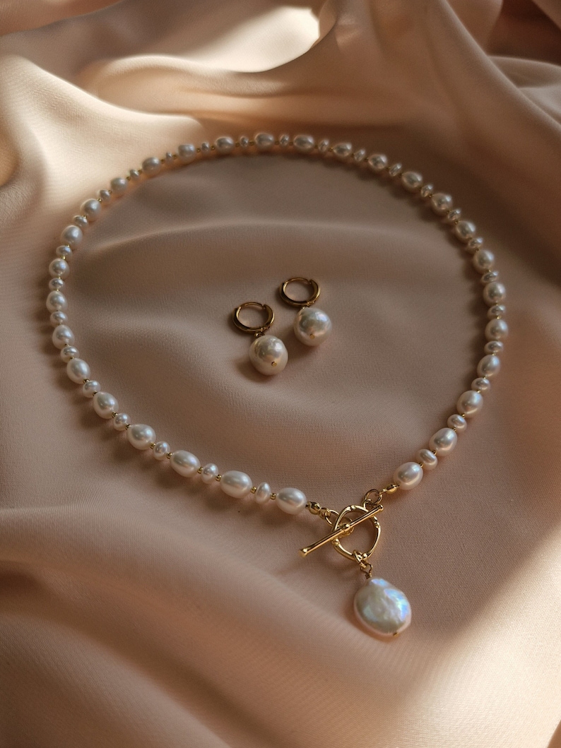 Pendentif en perles, collier vintage, collier délicat, collier de vraies perles, collier fait main, perle d'eau douce, cadeaux d'anniversaire pour femme image 1
