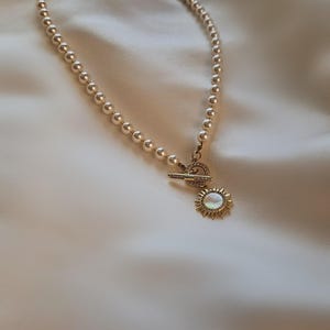 Collier pendentif soleil en perles dorées avec fermoir à bascule, boucles d'oreilles pendantes soleil, parure de bijoux célestes, cadeau pour épouse image 9