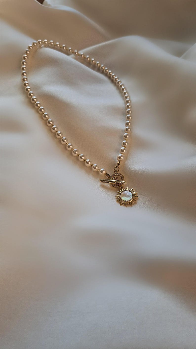 Collier pendentif soleil en perles dorées avec fermoir à bascule, boucles d'oreilles pendantes soleil, parure de bijoux célestes, cadeau pour épouse image 9
