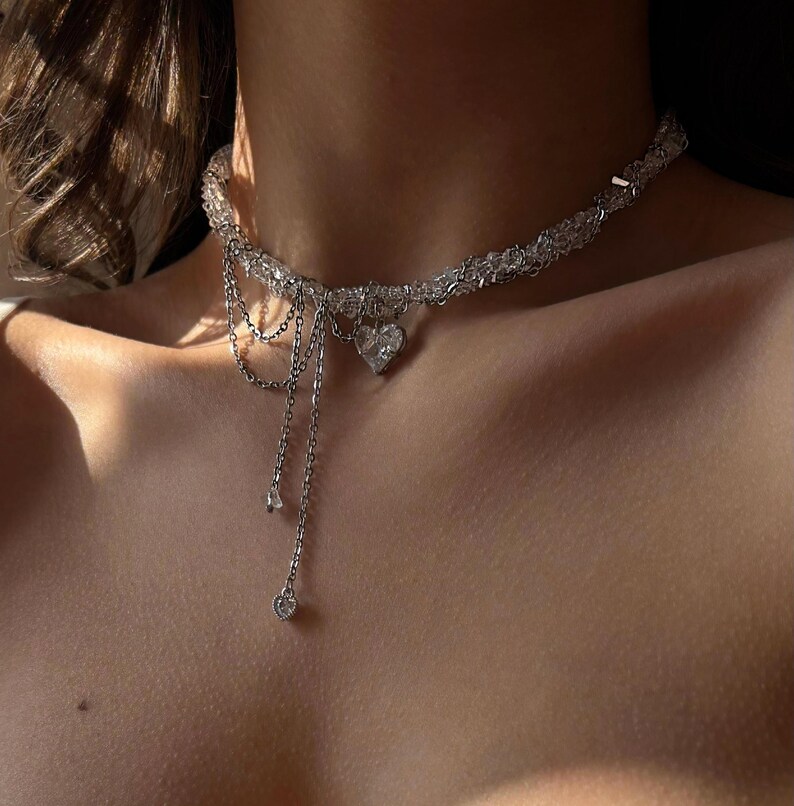 Bruidssieradenset met kristallen, zilveren hartvormige trouwketting, hangende hartvormige oorringen, gedraaide kristallen armband, jubileumcadeau voor haar afbeelding 3