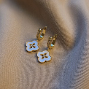 Mother of Pearl Clover Earrings in Sterling Silver Gold
