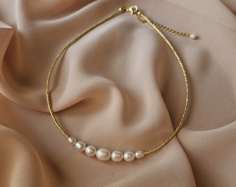 Collar de gargantilla de perlas mínimas, perlas de gargantilla delicadas, collar de perlas reales nupciales, joyas de boda para novia, joyas de propuesta de dama de honor