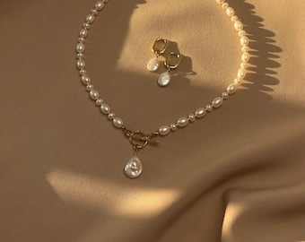 Dainty Pearl Pendant Vintage Necklace