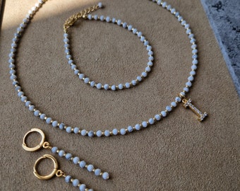 Collier lettre initiale avec pierre précieuse cacholong, parure de bijoux en perles japonaises, collier avec pendentif prénom, cadeau d'anniversaire bijoux personnalisés