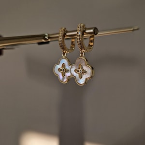 Boucles d'oreilles trèfle en nacre, boucles d'oreilles quatre feuilles pour femme, boucles d'oreilles pendantes trèfle en plaqué or, boucles d'oreilles moissanite, zircons