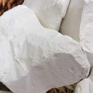 UCLAYS New Oskol Edible Chalk Chunks (Lump) Natural for Eating (food), 1 lb (450 g)