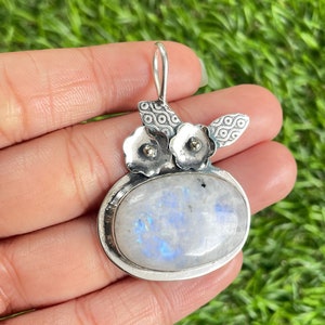 Moonstone Pendant 925 Sterling Silver Pendant Moonstone Gemstone Handmade Silver Gemstone Jewelry Moonstone Pendant For Necklaces Women