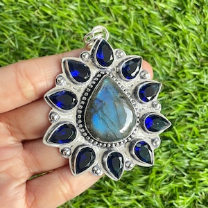 Labradorite 925 Sterling Silver Flower Pendant: Handmade Minimalist Jewelry