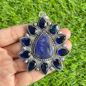 Blauwe saffierhanger 925 sterlingzilveren hanger Blauwe saffier edelsteenhanger Handgemaakte zilveren steen sieraden Saffierhanger voor ketting