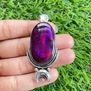 Purple Labradorite 925 Sterling Silver Moon Pendant Labradorite Handmade Jewelry Pendant For Gift Women Balancing gemstone pendant