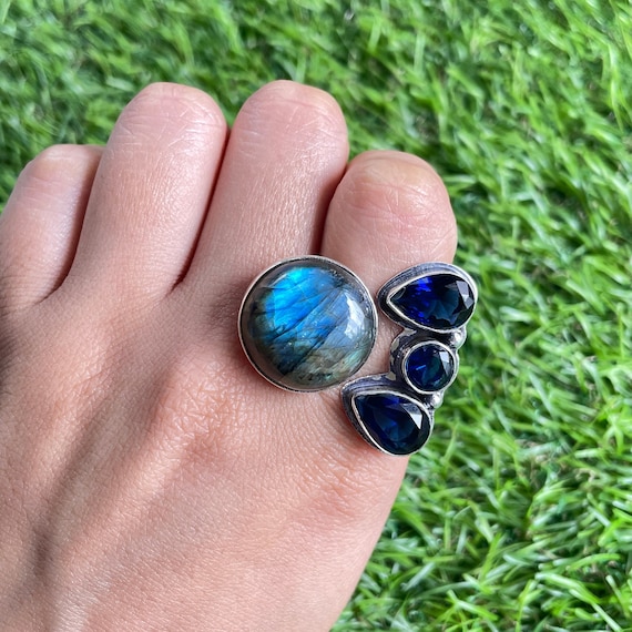 Long Oval Blue Flash Labradorite Gemstone Ring, Southwestern Style, AR –  Its Ambra