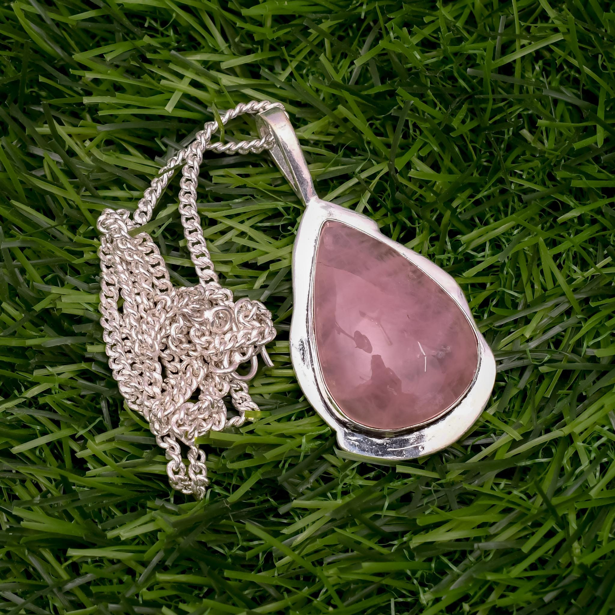 Ciondolo in pietra di luna rosa in argento 925, collana boho fatta a mano - Italia