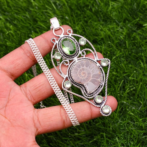 アンモナイトの手作りシルバーペンダント アンモナイト化石ペンダント：ハンドメイド925スターリングシルバー