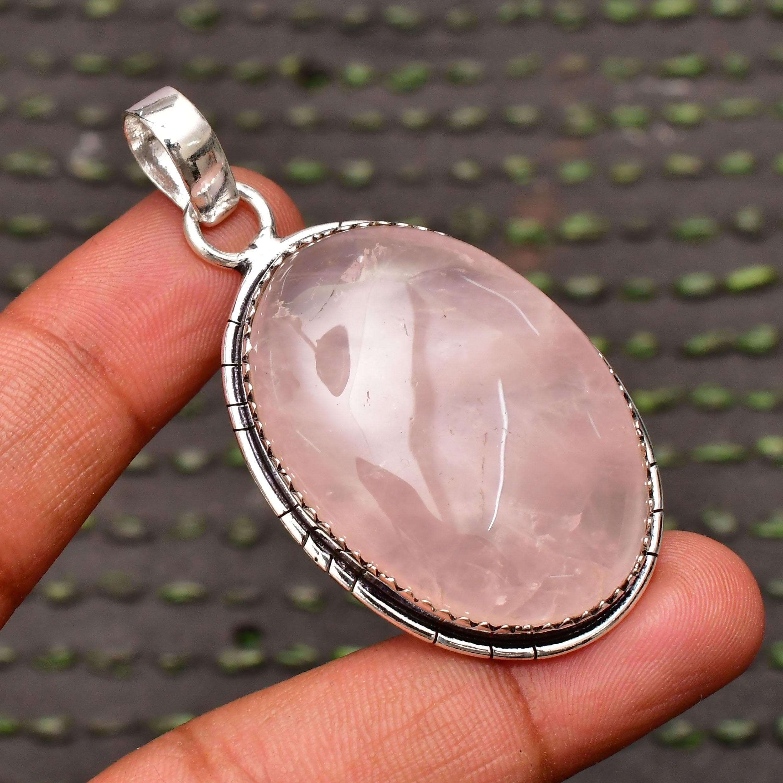 ローズクォーツ スターリングシルバーペンダント：オーバルピンク