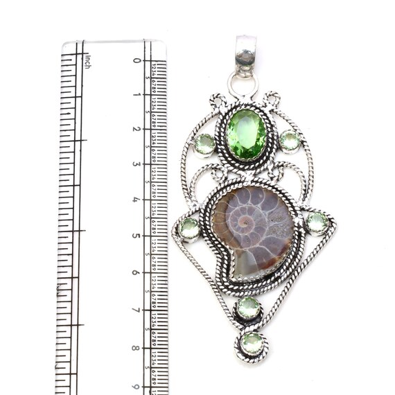 アンモナイト化石ペンダント：ハンドメイド925スターリングシルバー