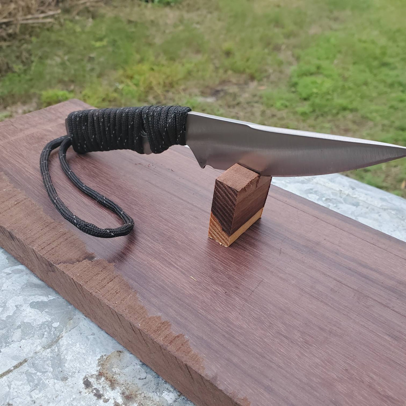 Hand Survival Skinning Knife With Wrapped Paracord Etsy