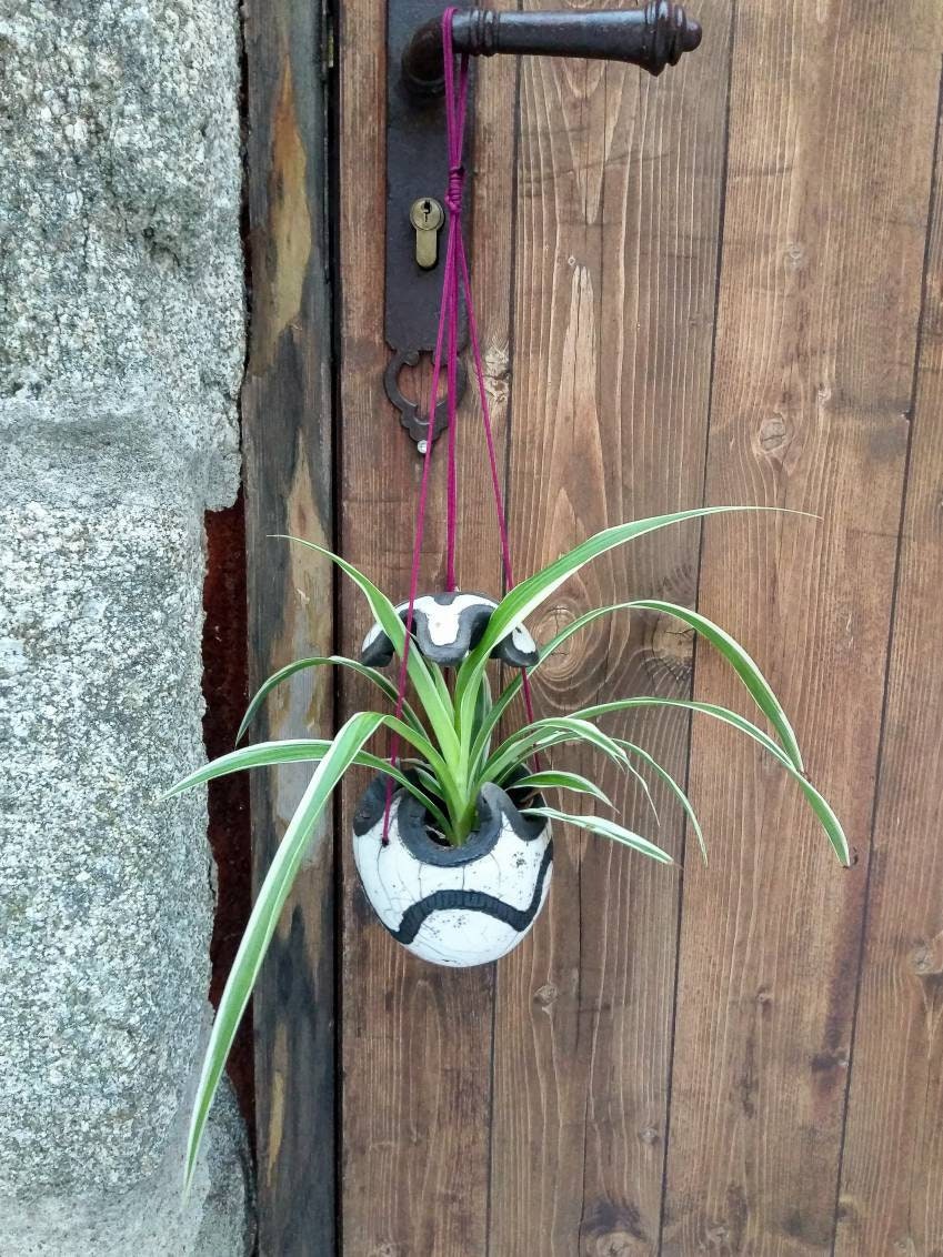 Pot Suspendu Céramique Raku Terre Noire Email Blanc